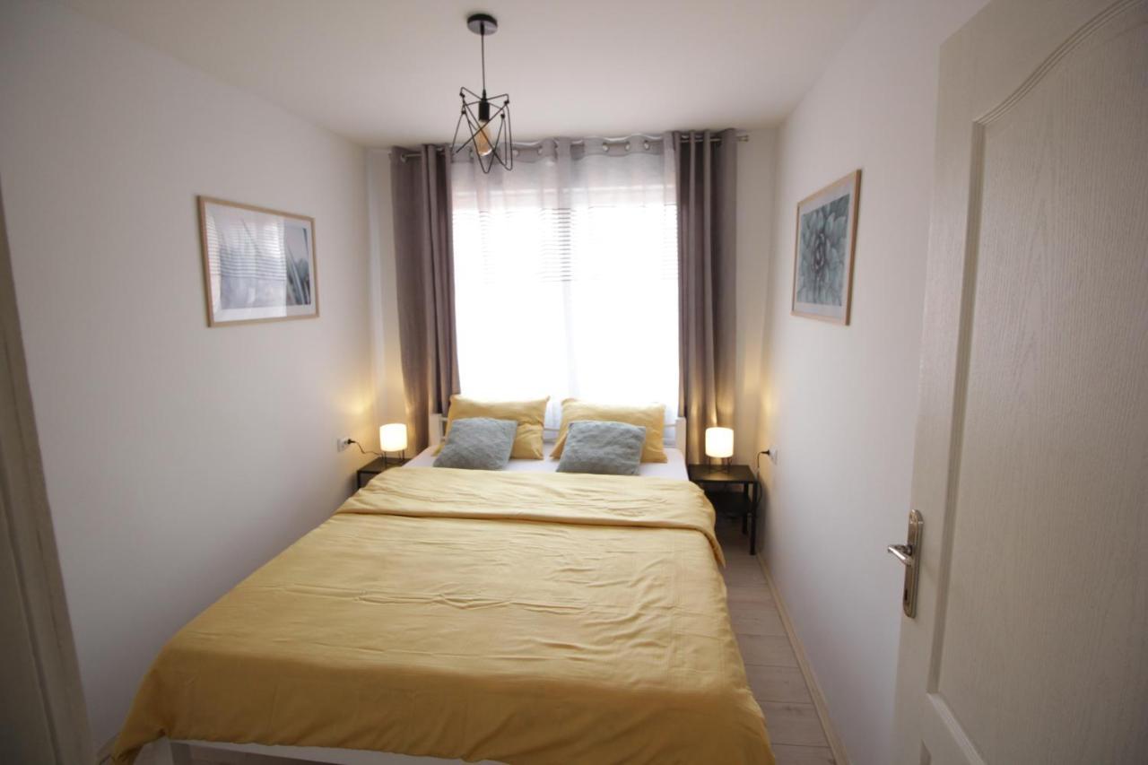 La Paloma Blanca Apartment Тузла Екстериор снимка