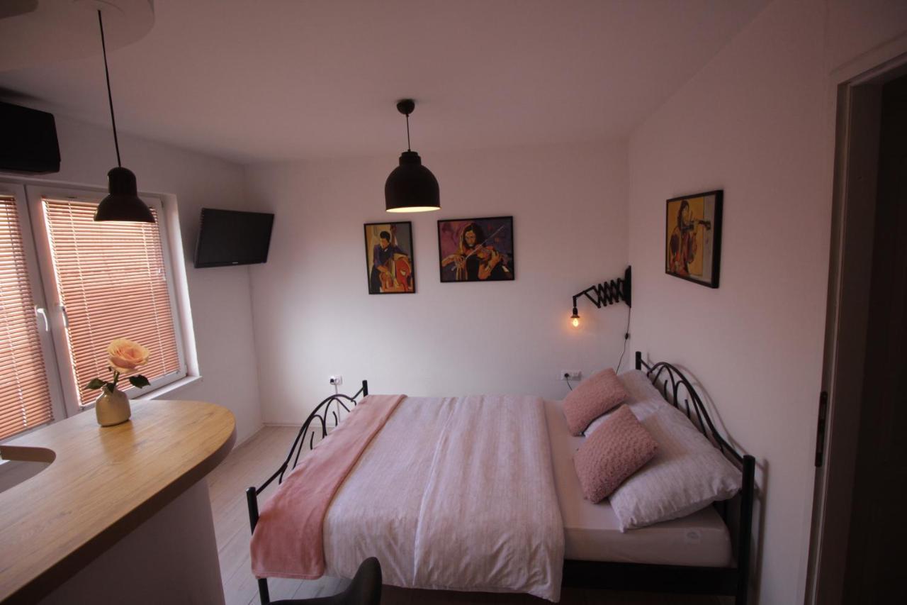 La Paloma Blanca Apartment Тузла Екстериор снимка