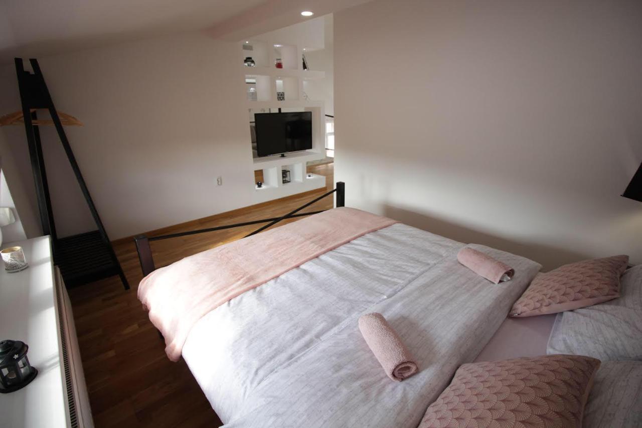 La Paloma Blanca Apartment Тузла Екстериор снимка