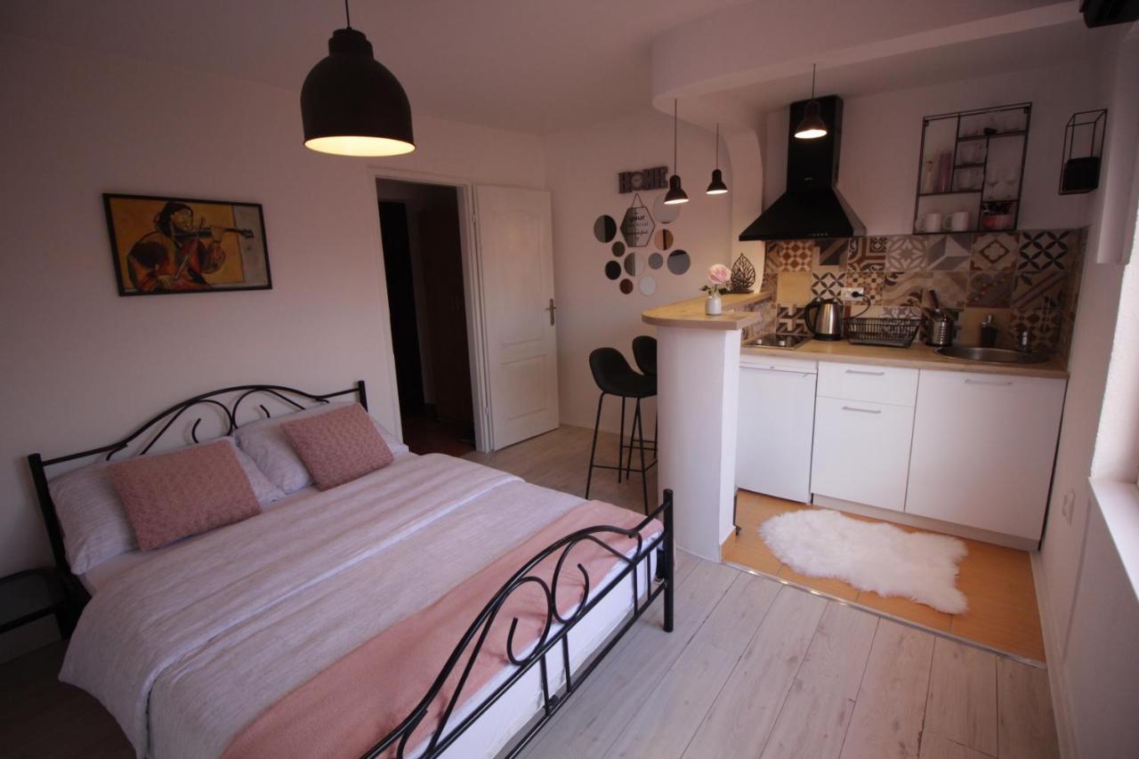 La Paloma Blanca Apartment Тузла Екстериор снимка