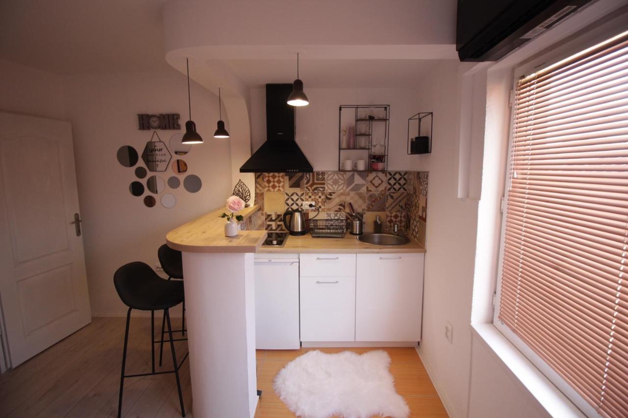 La Paloma Blanca Apartment Тузла Екстериор снимка
