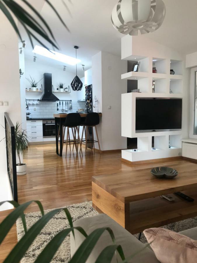 La Paloma Blanca Apartment Тузла Екстериор снимка